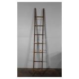 Wood  ladder, 7ft