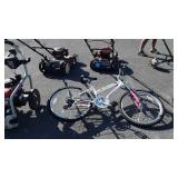 Roadmaster Granite Peak Bike, white with pink