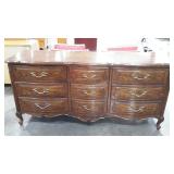 Drexel dresser with mirror, 67.5 in X 32 in by 19
