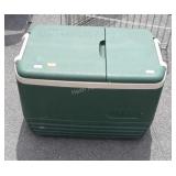 Igloo cooler with tile