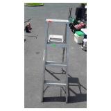 Four foot aluminum step ladder