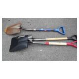 Group lot of shovels