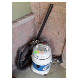 Eight horse power all around shop vac does work