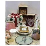 Home decor - wall shelf with small baskets, enamel