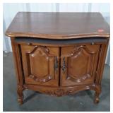 Thomasville French Prov Nightstand in natural