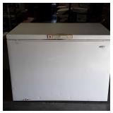 Whirlpool Chest Freezer, white working real Good.