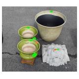 Gardening Accessories lot includes pair of