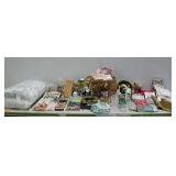 Miscellaneous lot, quilt with pillow, books, home