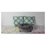 Textiles, includes two throw pillows (need