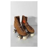 Dominion rollerskates, no size marked