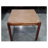 Laminate top oak table, right size for gaming