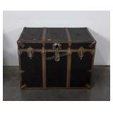 Large trunk, handle needs repaired, 19.5" x 23.5"