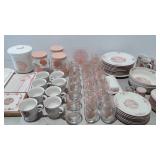 Sangostone Coquille pattern dinner and glassware
