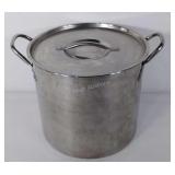 Stock pot with lid, 9" high