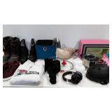 Mixed group, boots & shoes (12 &13), Unicorn &