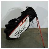 Titleist golf bag with stand, nice condition