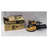 DeWalt 5" hook and loop random orbital palm