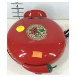 Quesadilla maker, powers on but needs cleaned,
