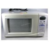 Daewoo microwave, works