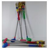 Toy golf set, six clubs, 12 balls, new