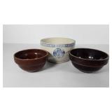 Three stoneware mixing bowls, 6", 7" and 8",