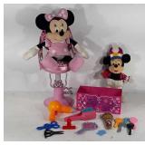 Mickey and Minnie Mouse dolls with doll salon