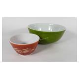 Pyrex mixing bowl, green 404 and wheat 401