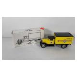 ERTL Ryder freight truck bank, die-cast model