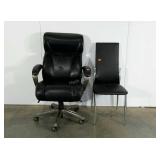 La-Z-Boy office chair and vinyl minimalistic