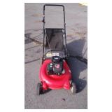 Yard machine 21in cut push mower, runs