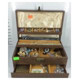 Jewelry box with jewelry