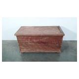 Wooden storage trunk, condition as shown, 18" x