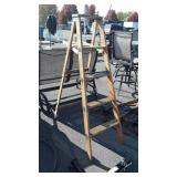 5ft Wood Step Ladder