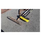 Tools, 3 grass stickles, cleaning brush, Garden
