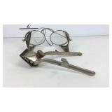 Eye glasses with shields and a razor