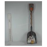 Christmas decor shovel, with painted snowmen, 36"