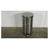 Seville Classics trashcan, step-to-open lid
