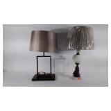 2 lamps (not tested), 1 does have some cracks and