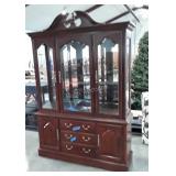 Thomasville Furniture Mahogany China Cabinet, 2pc