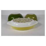 Pyrex, Green Berries divided server with lid in