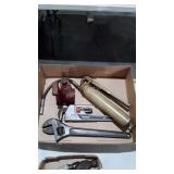 Tools, hydraulic Jack, grease gun, 16" Adjustable