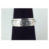 Size 6 Sterling silver spinner ring 4.1g