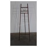 Wooden easel, 5ft