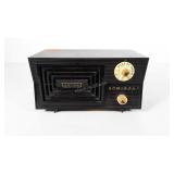 Admiral AM table top radio, model 5C41N powers up