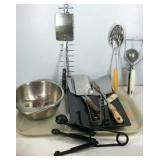 Kitchenware, utensils, strainer, serving plate,