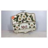 Wall hanging mail pouch
