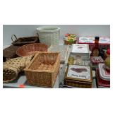 Home decor group, includes baskets, craft trim,