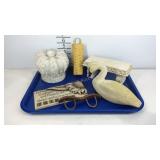 Decor, friends welcome sign, swan figurine,