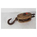 Large pulley with hook