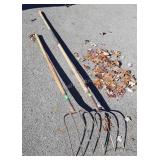 2 Pitchforks, 3 and 4 Tines